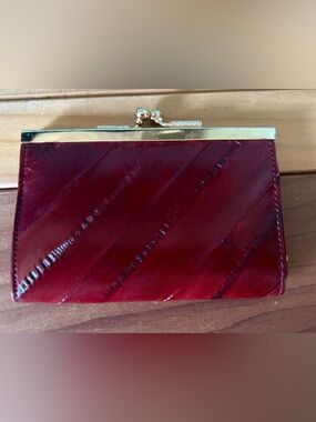 Vintage Sunco Korea Genuine Eel Skin Coin Purse Wallet Burgundy Kiss Lock 4.75”